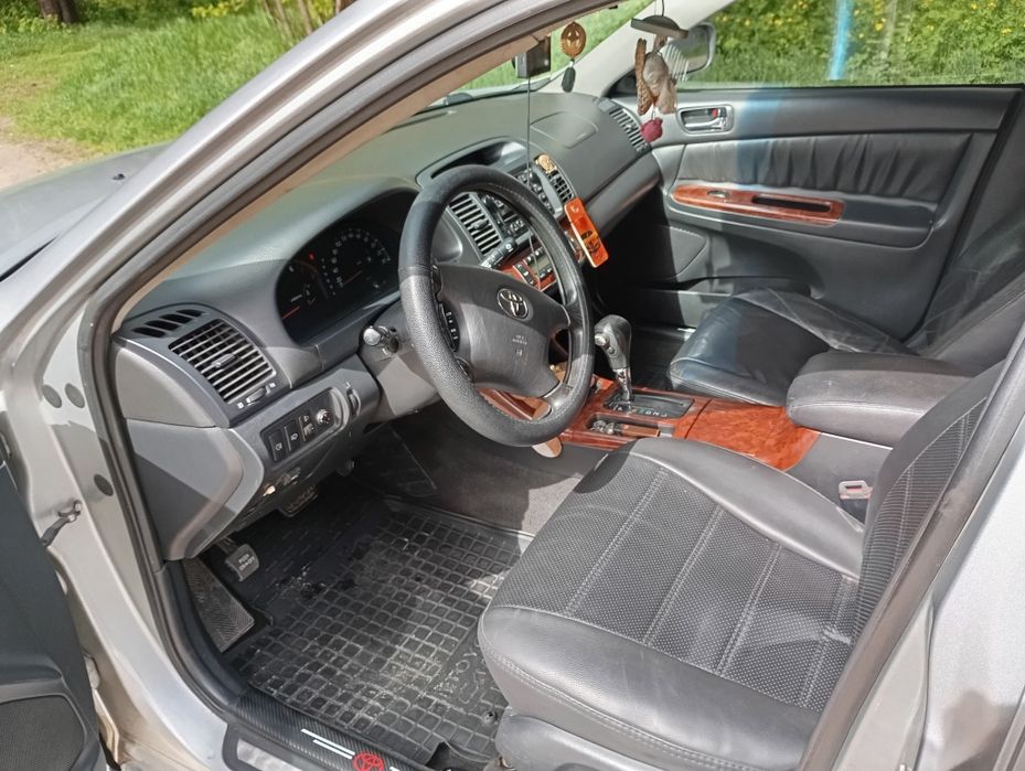 Продам Toyota camry