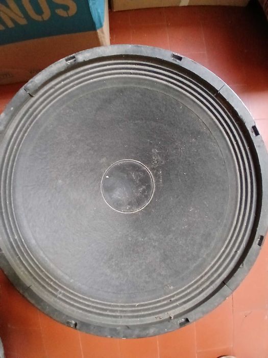 Altufalante 18" Eminence PS-4008