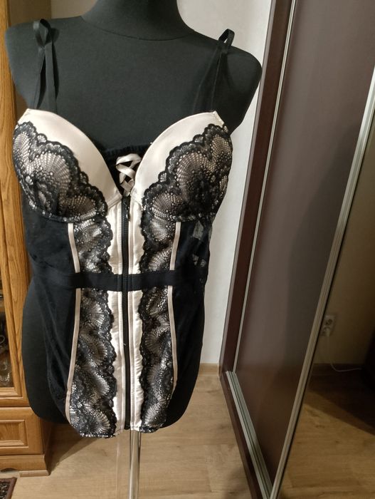 Gorset rozmiar pod biustem 68/70