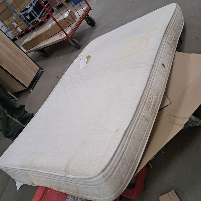 Ватні матраси та пружинні