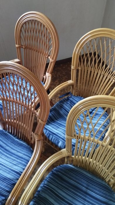 Conjunto de 4 Cadeiras de Bambu com Almofadas Azuis