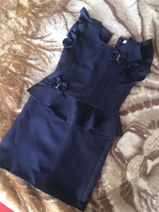 Продам школьный сарафан