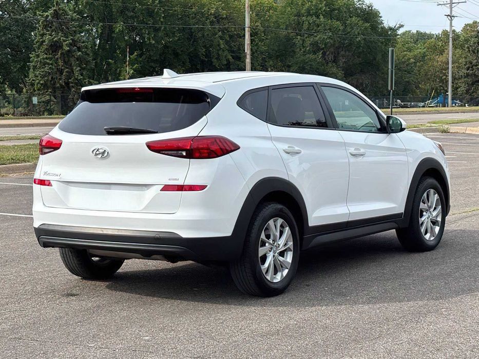 Hyundai Tucson SE      2019