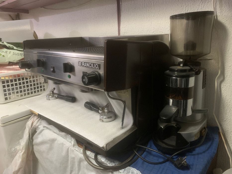 Máquina de café profissional + moinho + bomba (restaurante / café)