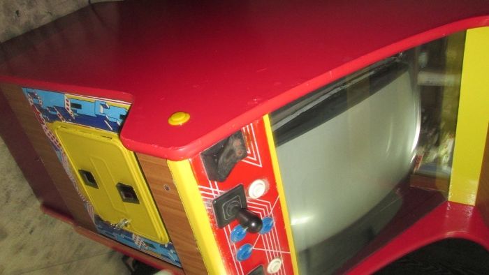 Original medium-sized multi-color machine64585112681731122