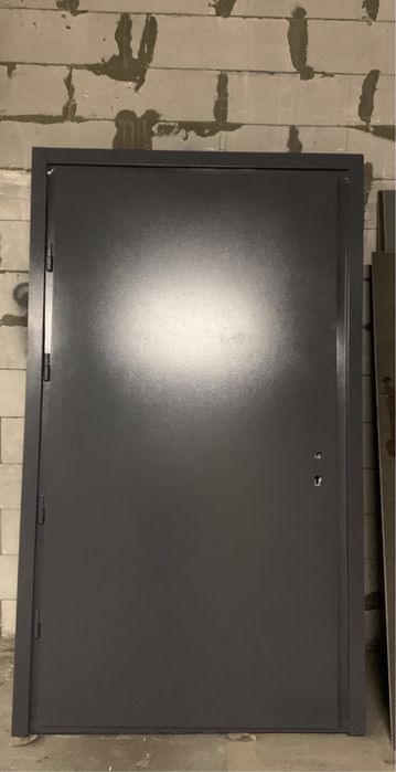 Двері металеві нові !!нестандартні розміри