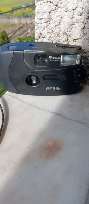 Máquina fotográfica Fuji Fujifilm FZ-5 (1989)