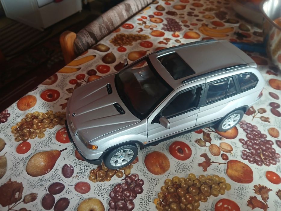 Bmw x5  1:18 anson