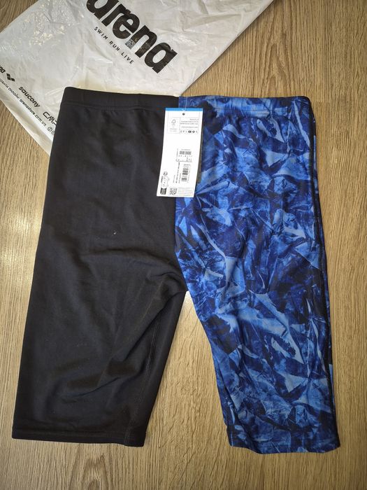 Продам плавки Arena