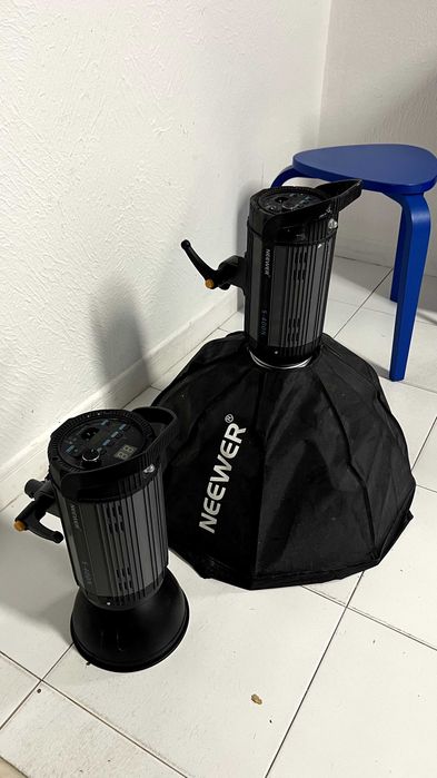 Kit 2 Flashes de Estúdio Neewer S-400N (400W) + Acessórios