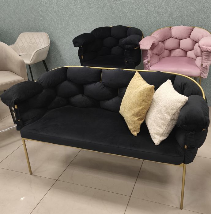 диван, диванчик в зал очікування. Салон краси, бар, ресторан, клініка