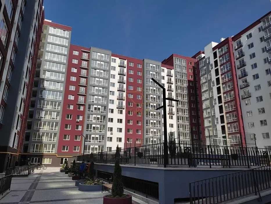Продається 1 кім квартира в ЦЕНТРІ МІСТА зручний 4 поверх