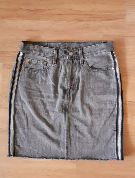 Szara spódnica Levi's W28