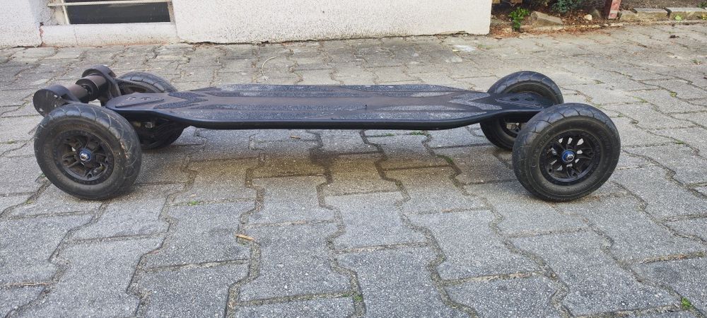 Longboard elektryczny Majestic