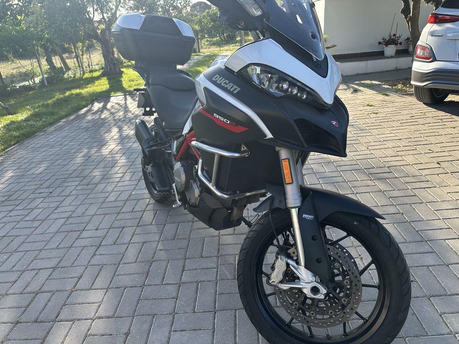 Ducati 950 S estimada com poucos km