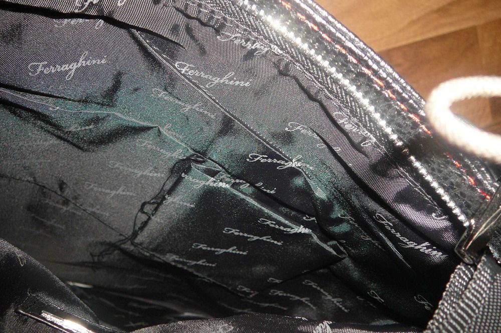 Torba czerwona  na  ramię   Nowa mieści A4