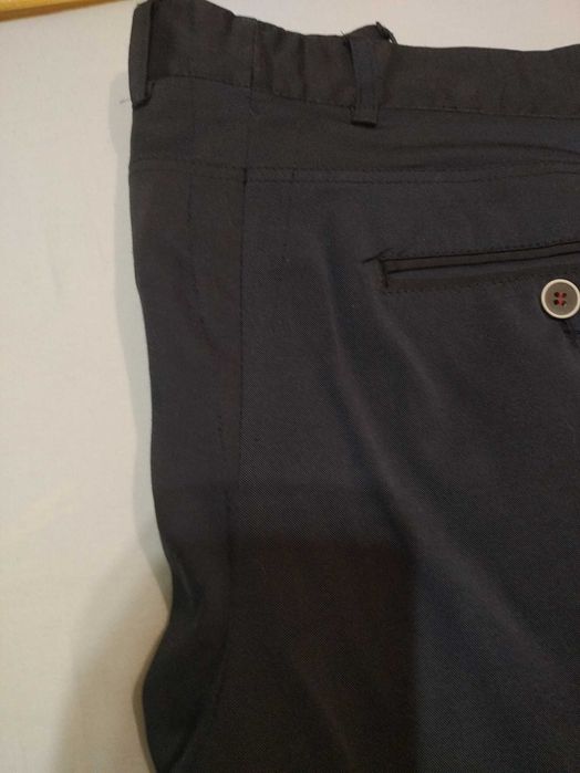 Granatowy garnitur męski