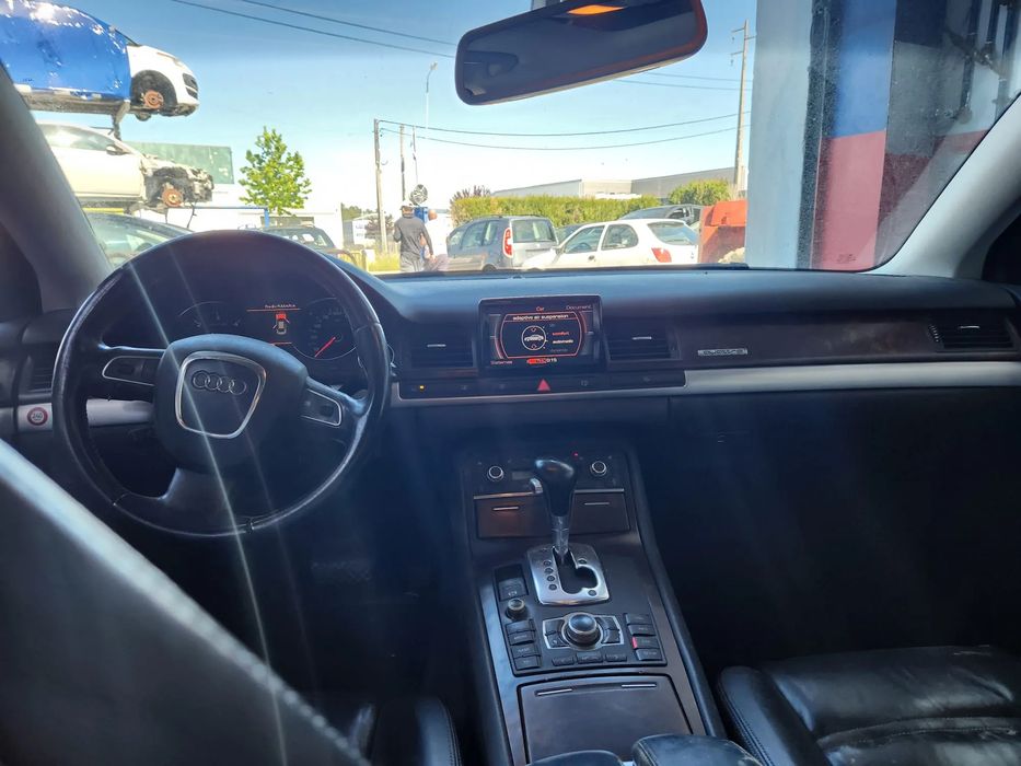 Audi A8  3.0 TDI de 2006 ás peças.