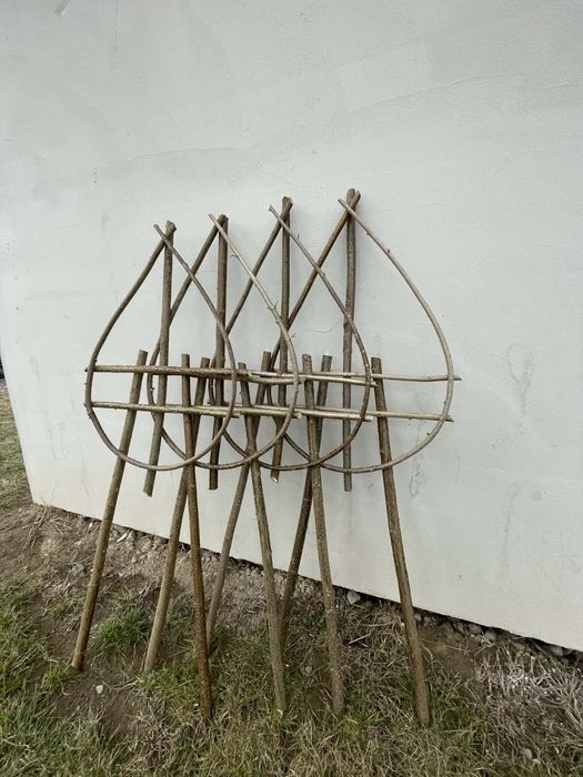 Stelaże pod wieńce cmentarne łezki 9 paczek