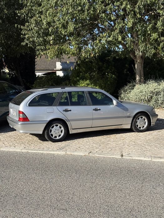 Mercedes-Benz C220 Classic 1998 | 280.000 km | Excelente estado foto 2