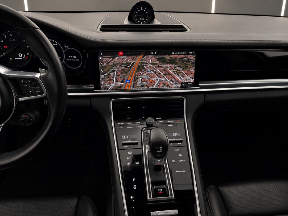 Porsche Panamera Sport Turismo E-Hybrid 10 Years Edition