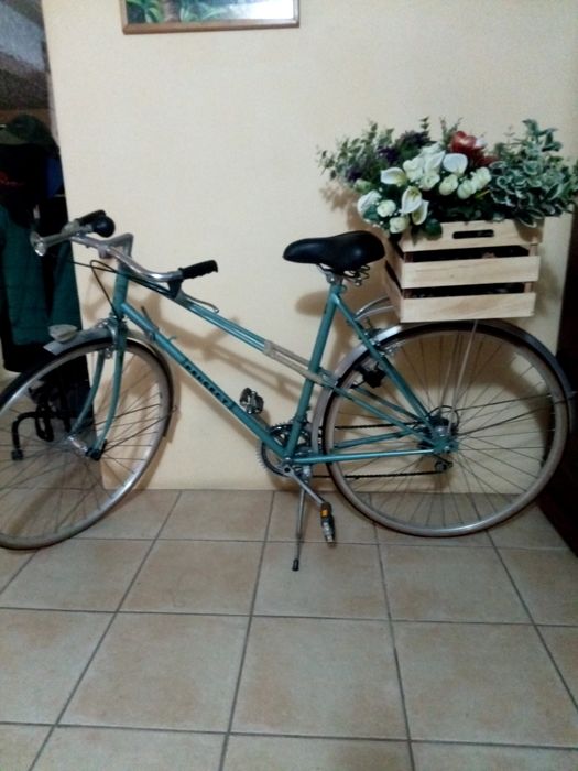 Bicicleta antiga restaurada Peugeot Mixte