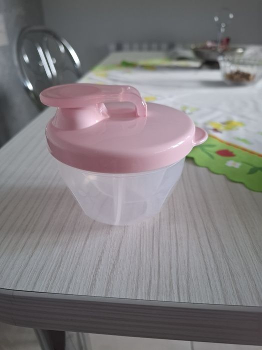 Pojemnik na mleko w proszku