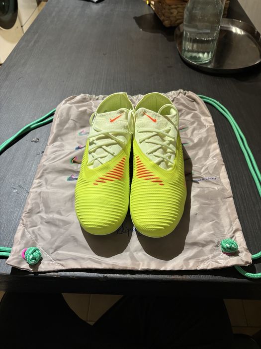 Chuteiras Nike Phantom 6 Low Pro