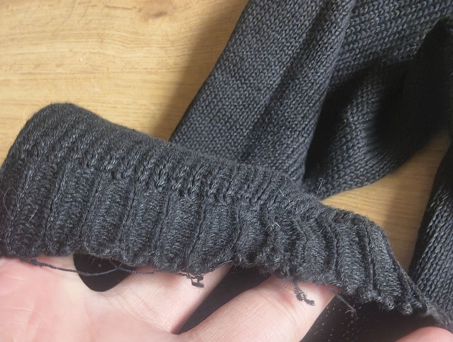 Sweter z koralikami