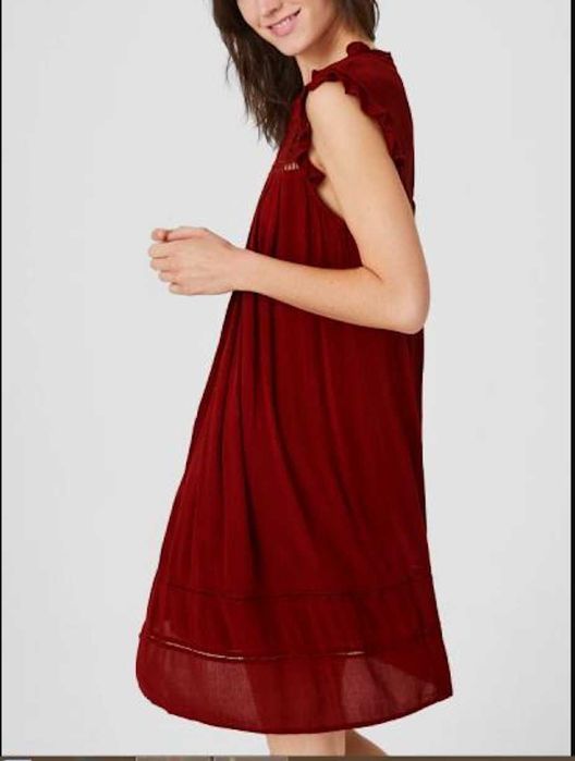 Сукня німецька нарядна святкова з ажурною вставкою вишивка рюші бордо