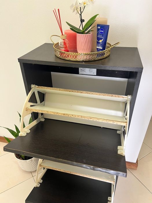 Sapateira Bissa (IKEA)