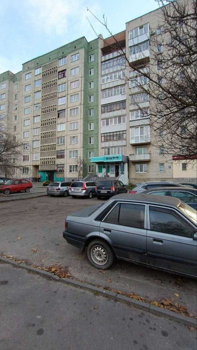 Приміщення відділення банку площею 75.7 кв.м у м.Луцьк, вул.Конякіна