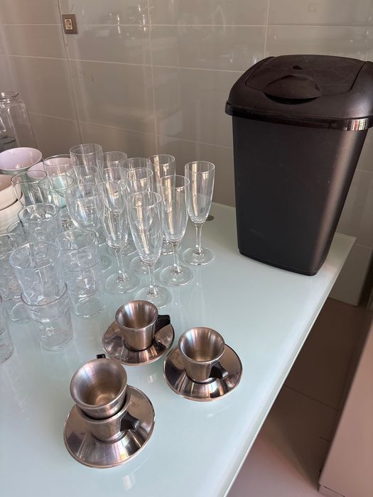 * reservado* conjunto 25€, panelas, frigideiras, pratos, taças, copos