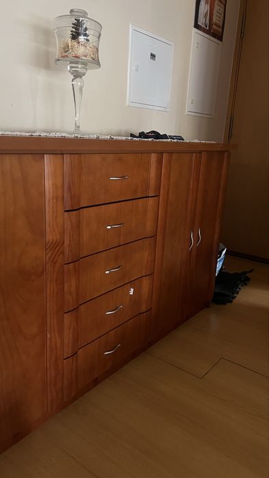Aparador Grande de Sala em Madeira