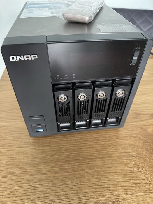 NAS Serwer plików Qnap TS-453 PRO 8GB, 4 BAY, 2.0 GHz 2x4TB WD red