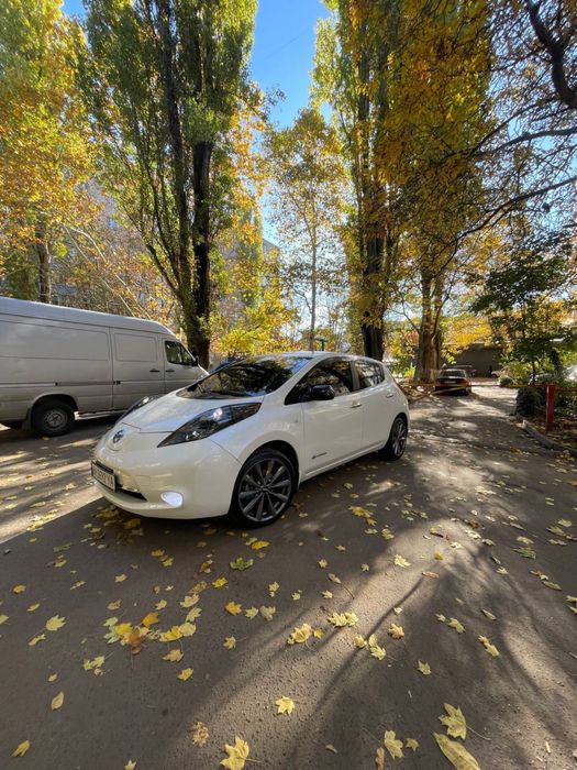 Аренда авто/електромобиль аренда /Аренда Nissan Leaf