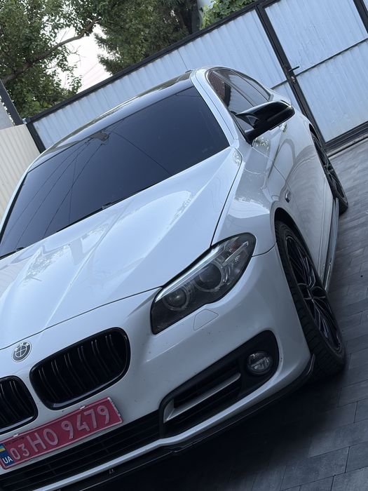 BMW F10 528i продам