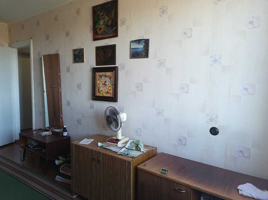Продам 2 к. из. с видом на Днепр.