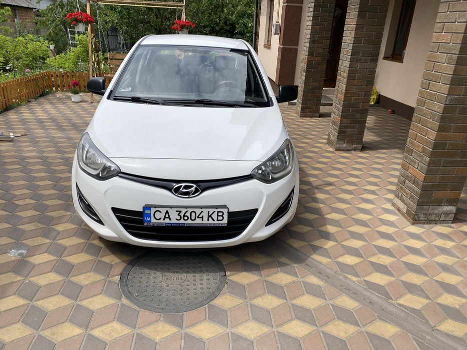 Економне, компактне але дуже зручне авто. Hyundai i-20