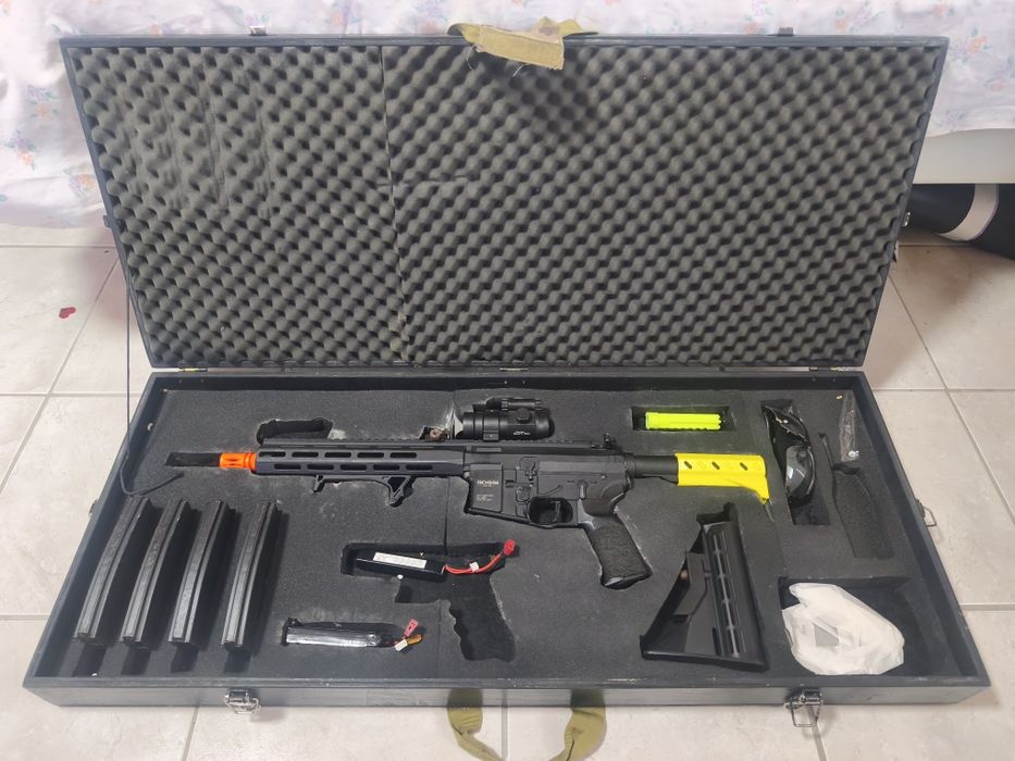 Arma de Airsoft. Pra vender logo cuida