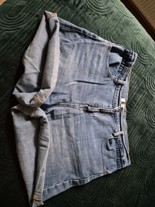 Krótkie jeansowe spodenki