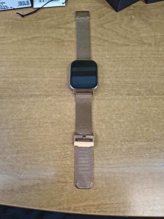 Smartwatch U.S. Polo Assn. – złoty, stalowa bransoleta mesh, elegancki