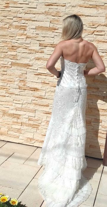 Koronkowa suknia ślubna w stylu francuskim + 5 kosmetyków GRATIS !