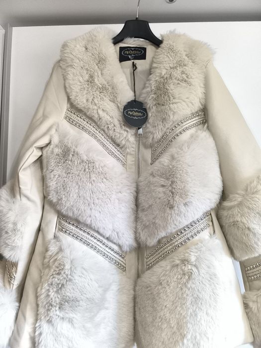 Futerko ekskluzywne sztuczne kremowe jesień zima M/L