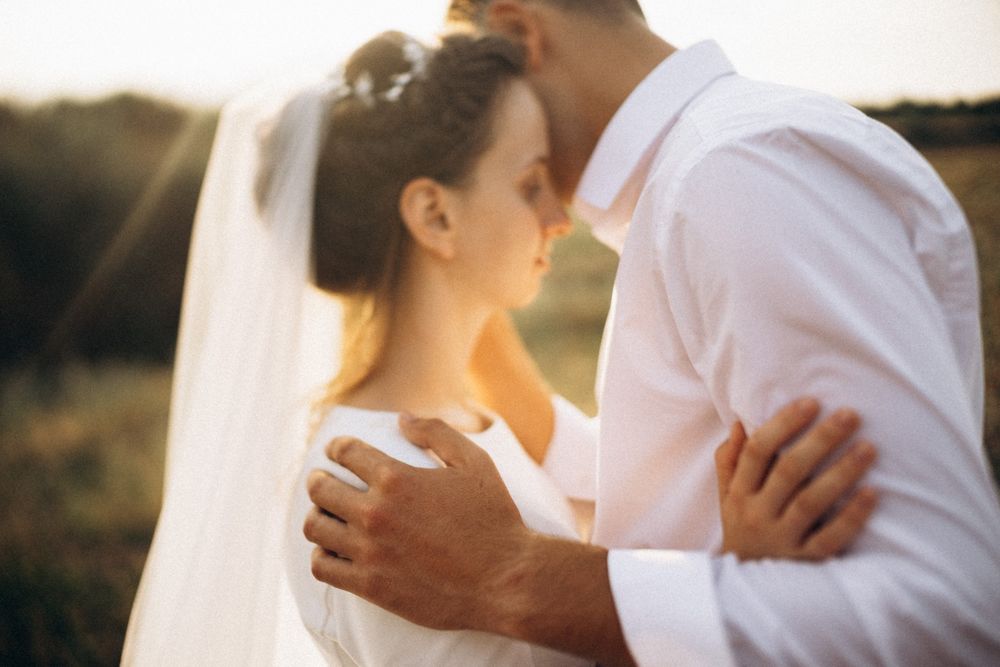 Весільна   сукня    .