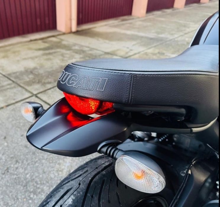Ducati scrambler 800cc aceito propostas par vend ou troc aceito retoma