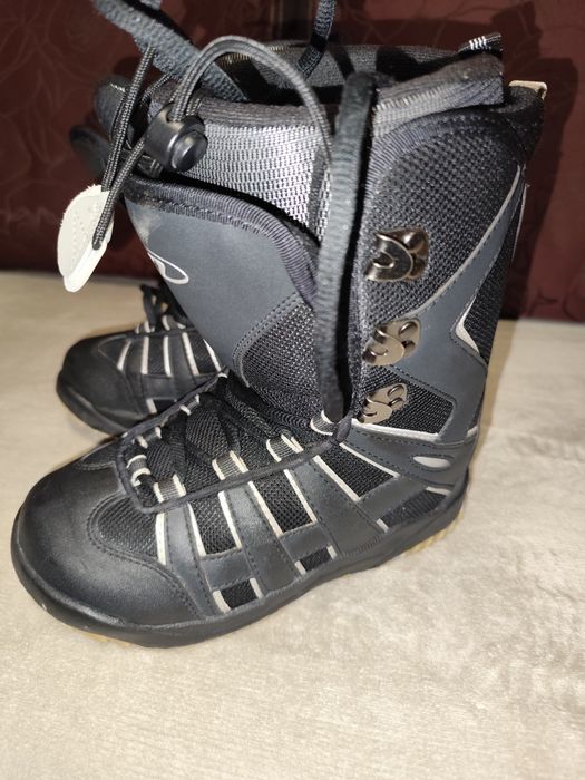 Buty snowboardowe 37