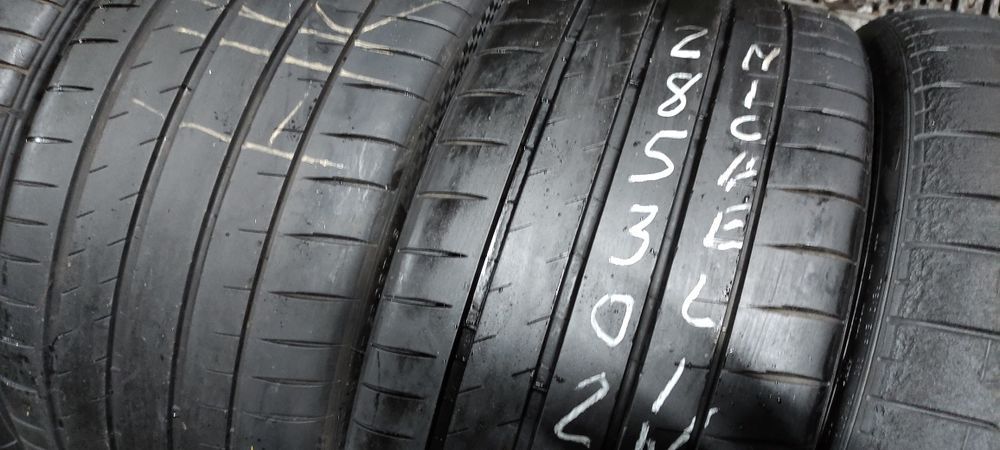 Pneus 285/30/21 semi novos