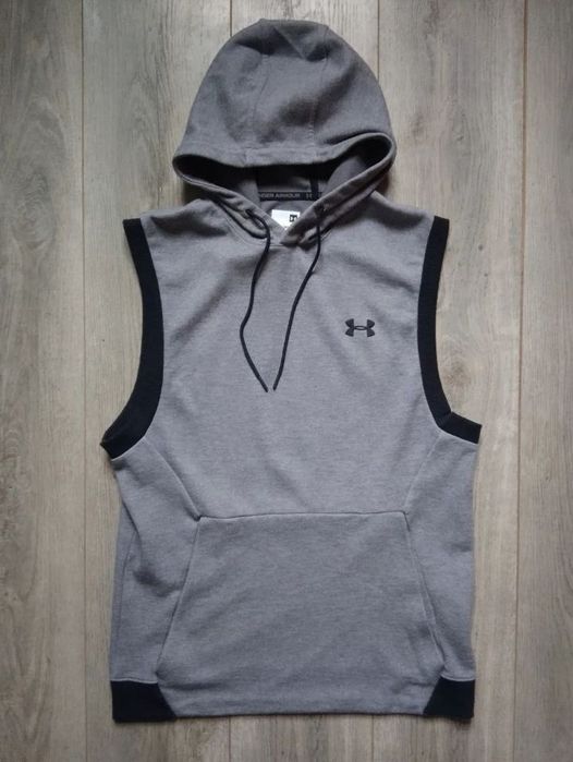 Under Armour рр М оригинал жилетка худи футболка шорты