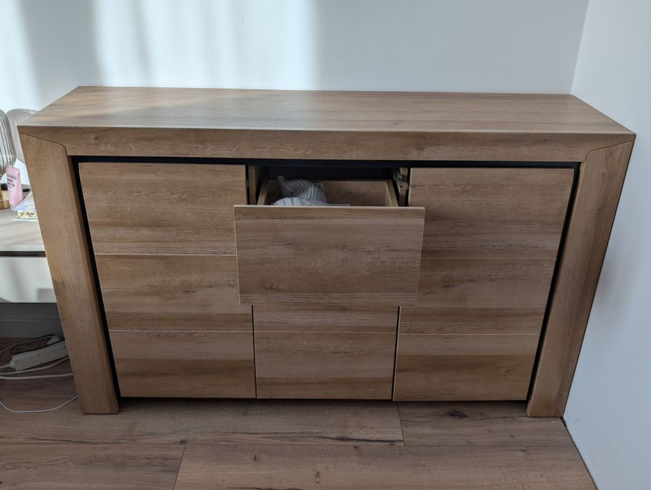 Sprzedam dużą komodę